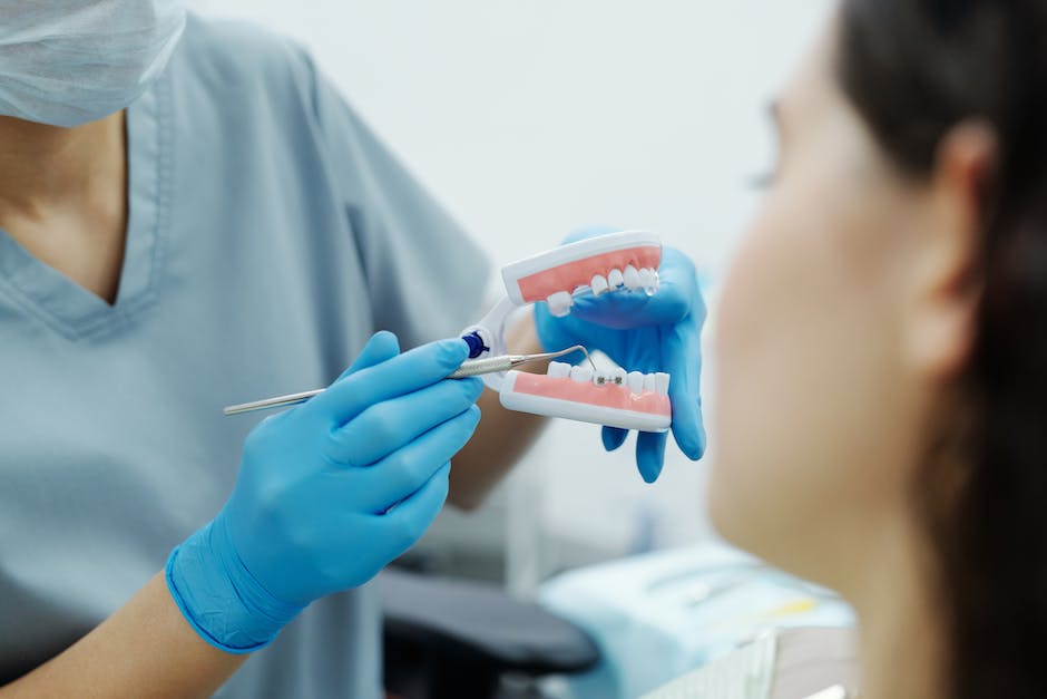 Antibiotika-Einnahmezeit bei Zahnfleischentzündung